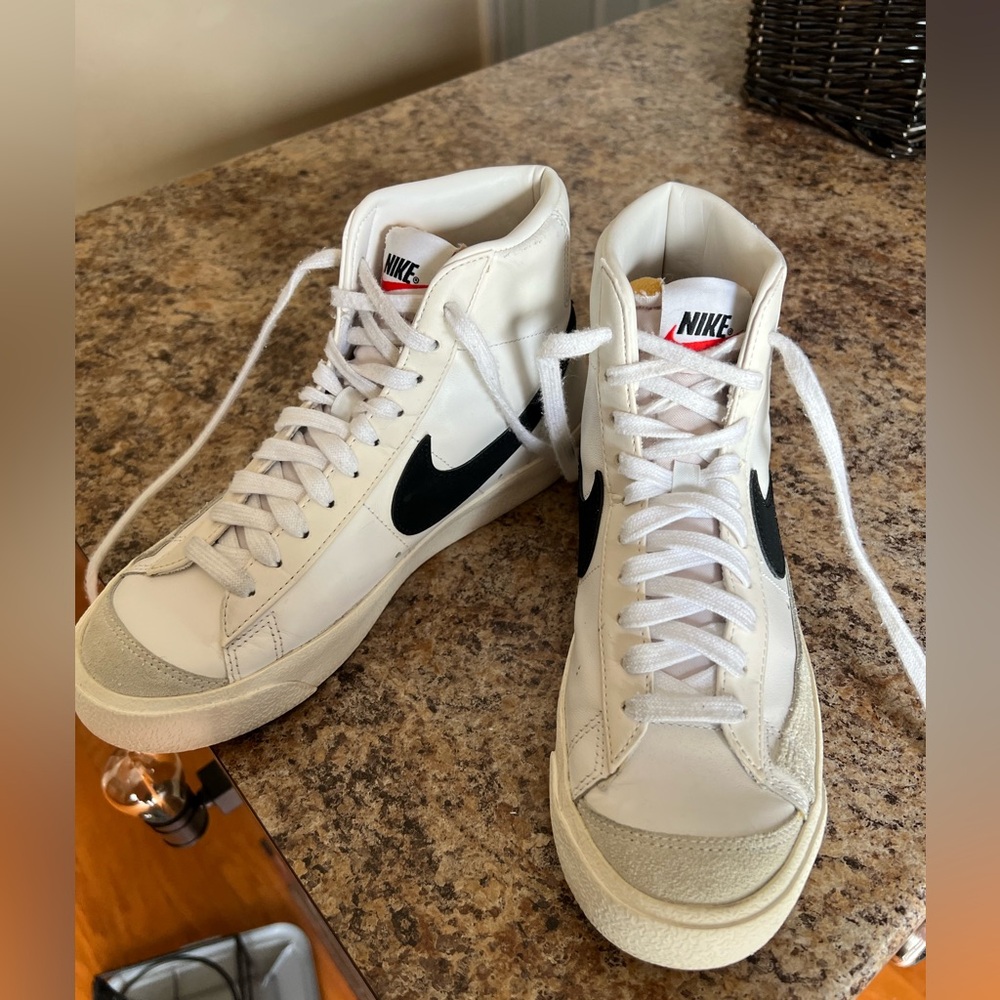 Nike Blazers Mid 77-Women’s size 8; Men 6.5